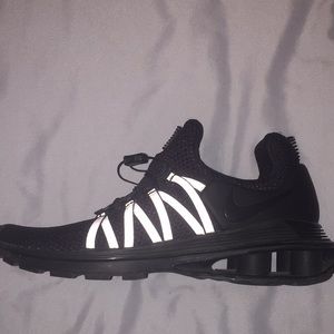 Size 6.5 Nike tennis shoe